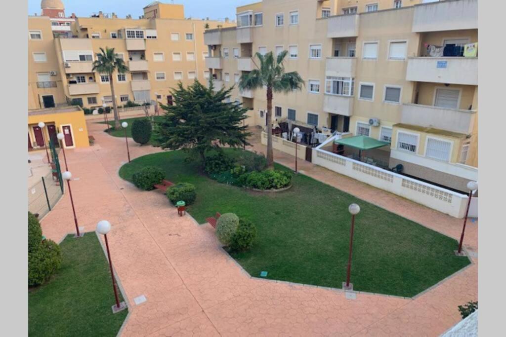 Apartamento 3 Dormitorios En La Playa De Almeria. ロケタス・デ・マル エクステリア 写真